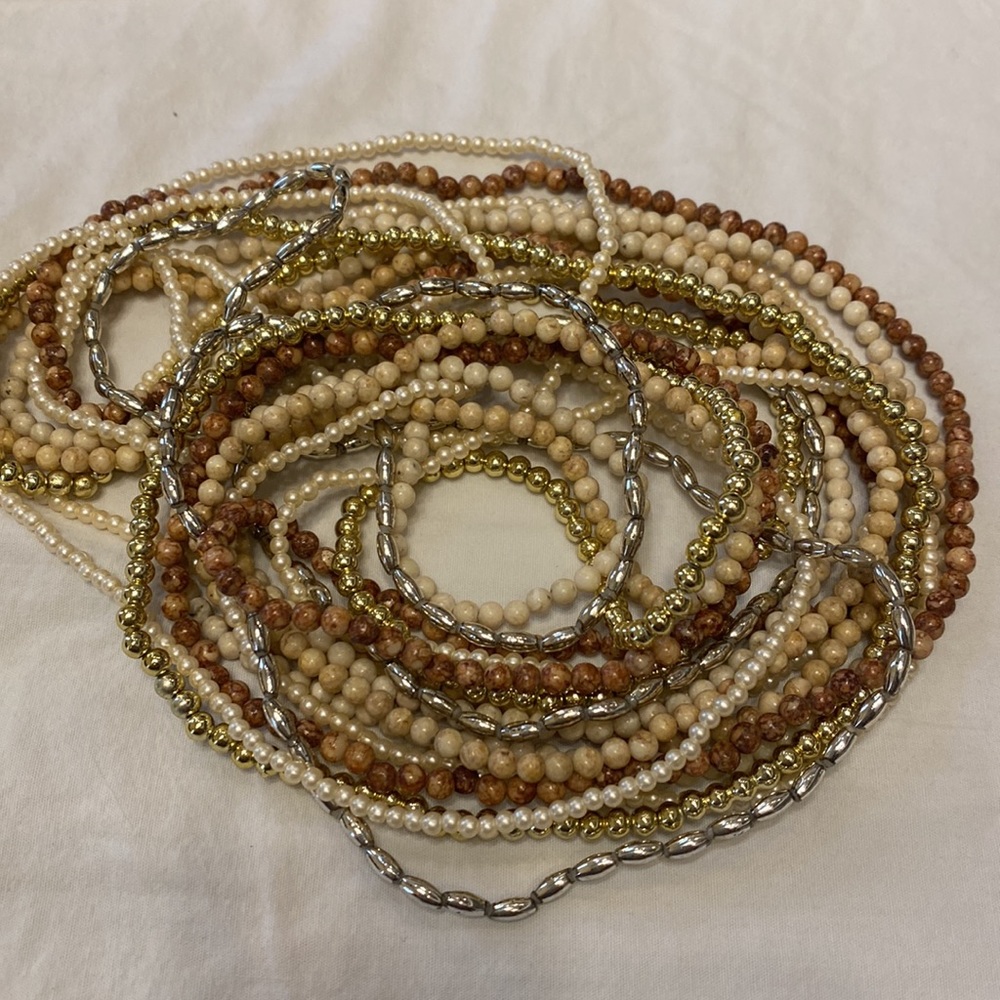 ⭐️ 3/$10 Price ⬇️ DROP! VINTAGE 1980s twista beads.  7 strands, Approx 17” drop